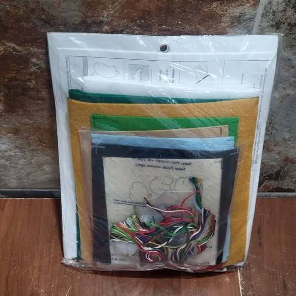 Plaid Bucilla Felt Stocking Kit 2008 Fireman Santa Dalmatian Dog 18" 86107 - Picture 4 of 11